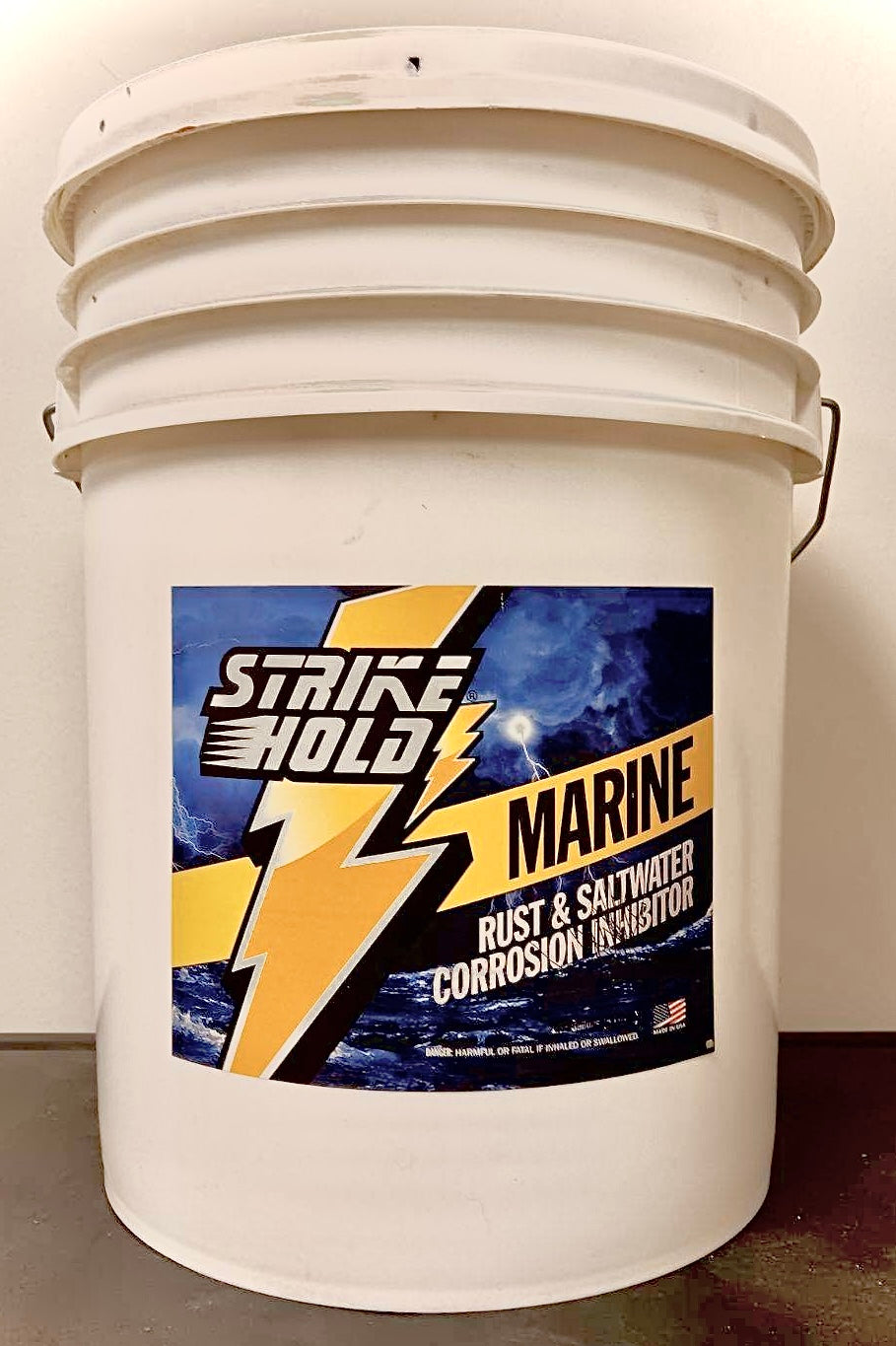 Strikehold 5-Gallon Bucket with Snap-On-Lid w/Pour Spout - StrikeHold